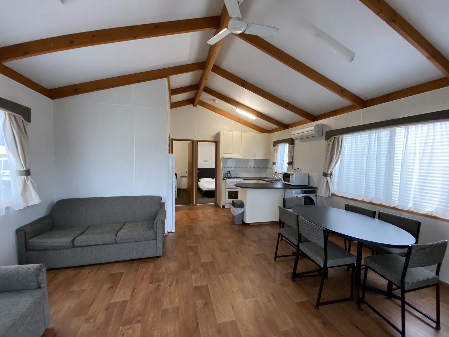 Portland Tourist Park - Pre-Loved Home