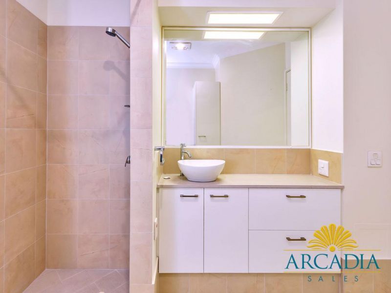 ARCADIA WATERS BICTON - Top Floor Fully Refurbished Apartment