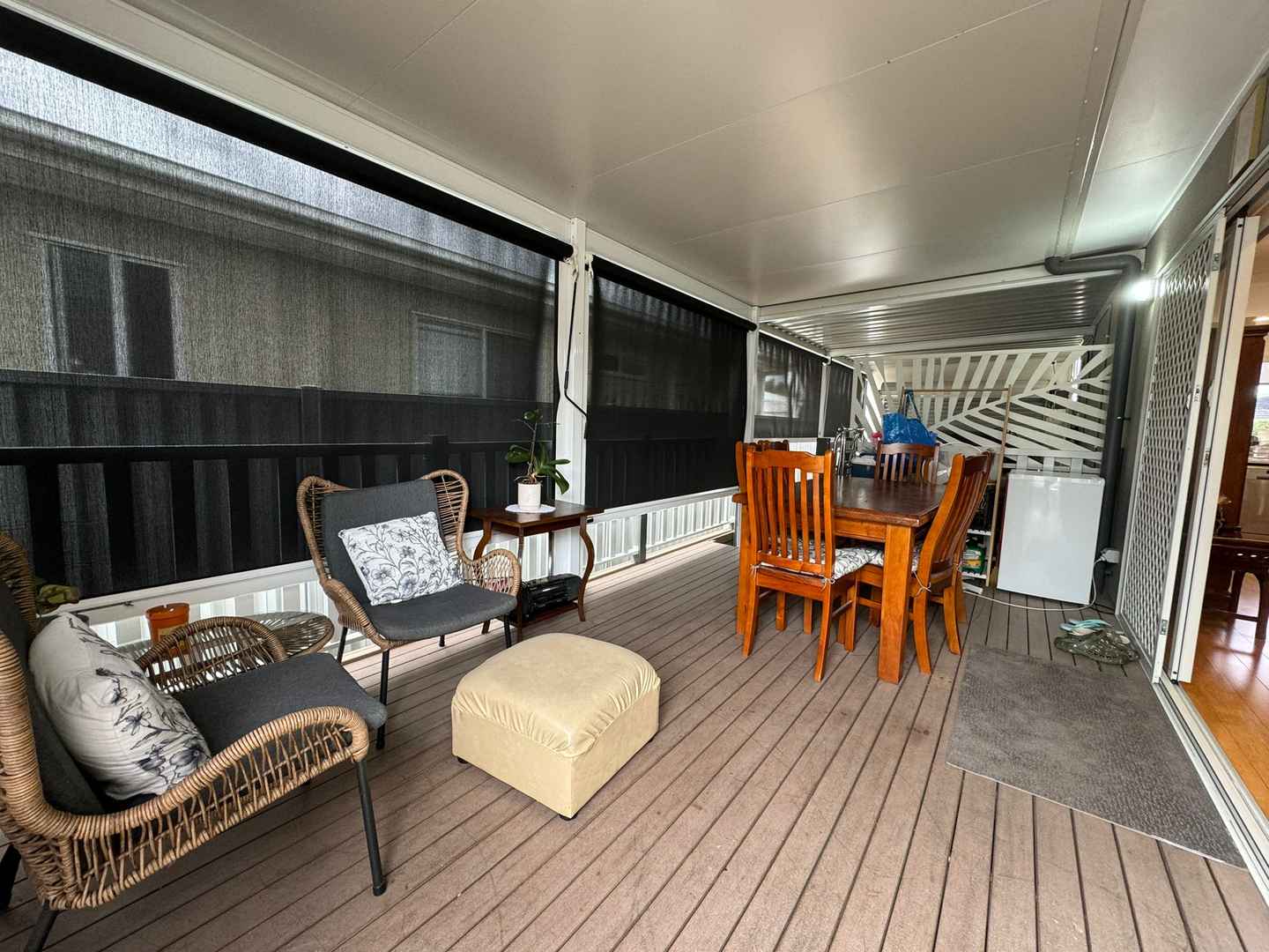 MOVE IN! NOTHING TO DO! Located in an Over 50's Lifestyle Living Complex.