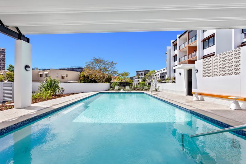 Top-Floor Coastal Retirement in the Heart of Maroochydore