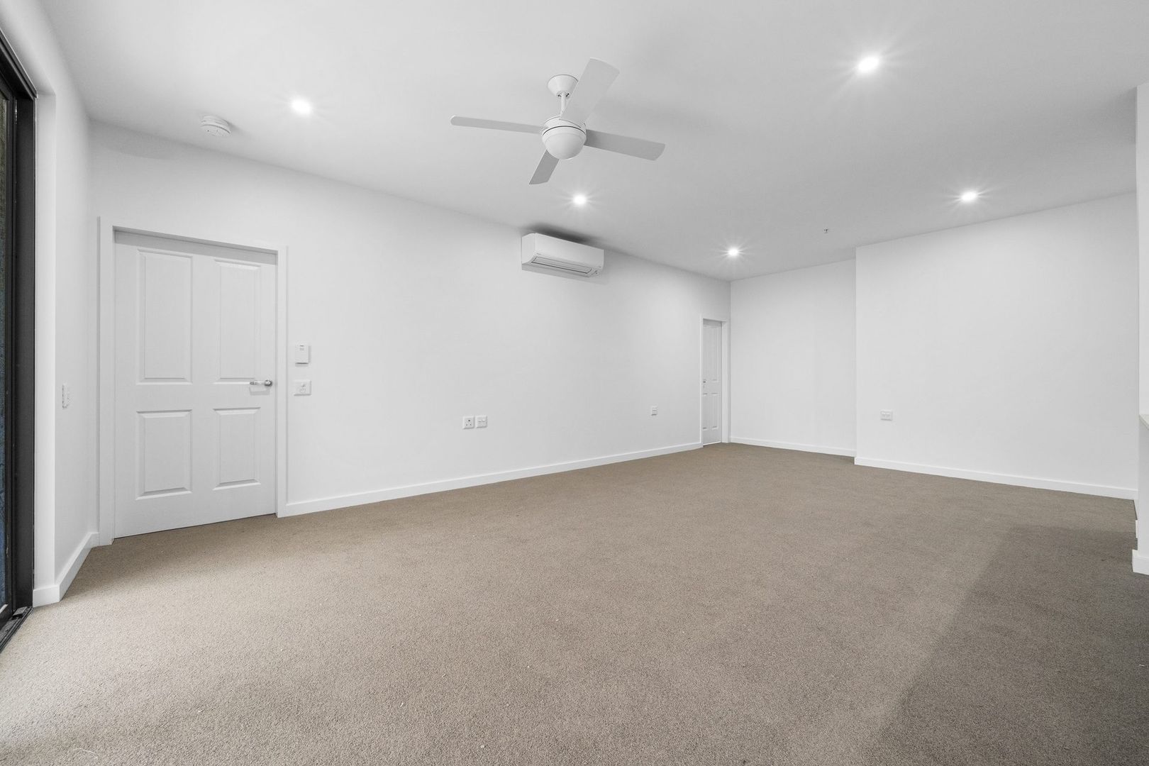 Spacious Living, Second Floor Position