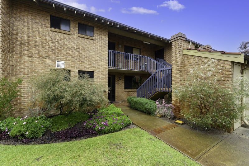 Low-Maintenance Villa with Garden Outlook Near Clubhouse
