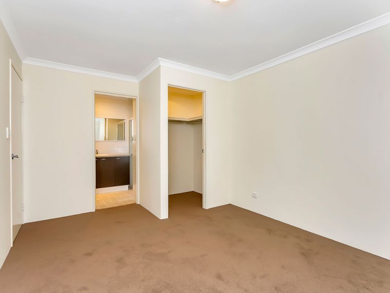 ARCADIA WATERS MADDINGTON - Located on the Waterway