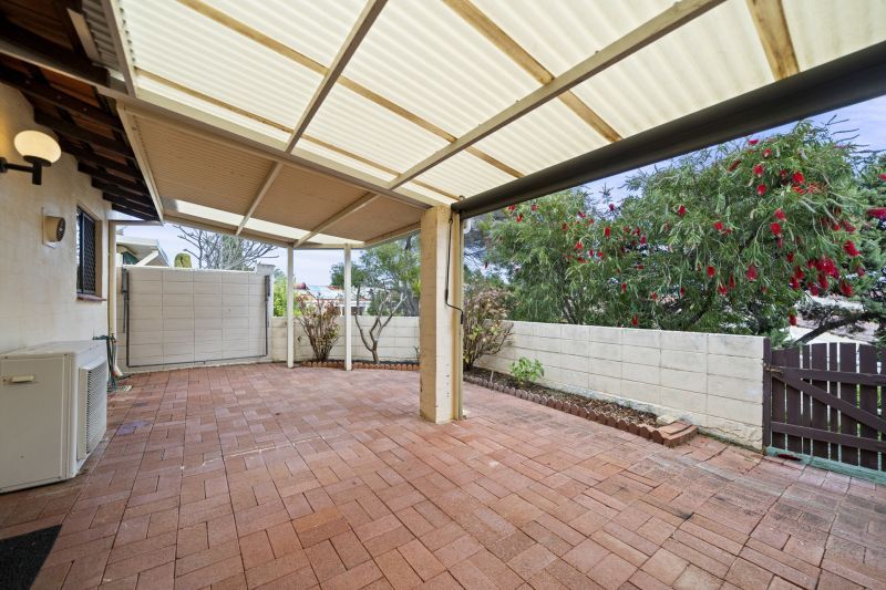 UNDER OFFER Relaxed Outdoor Living Space