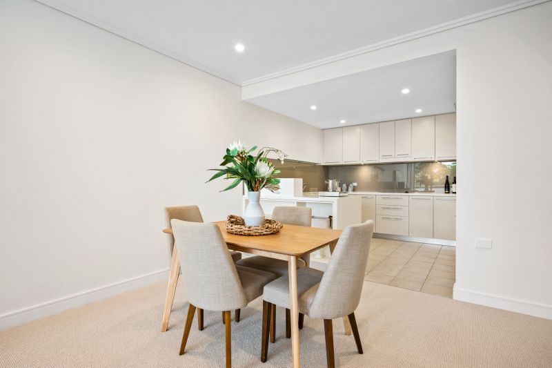 LIVE THE LUXE LIFE FOR LESS