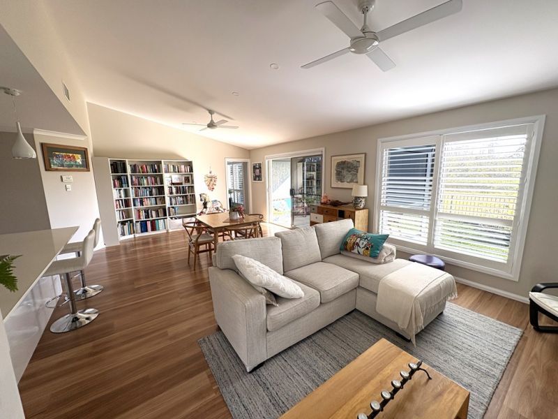 Great Block backing onto bushland reserve