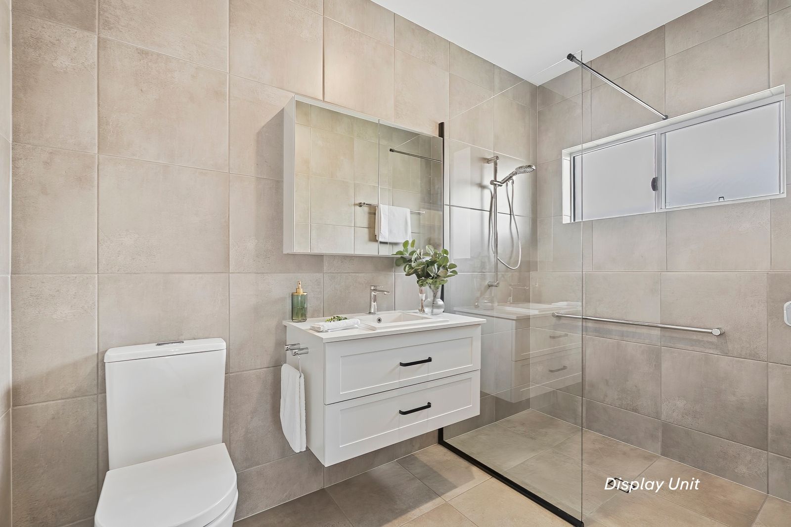 Final chance to buy a brand new Unit 