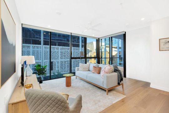 Corner three-bedroom apartment