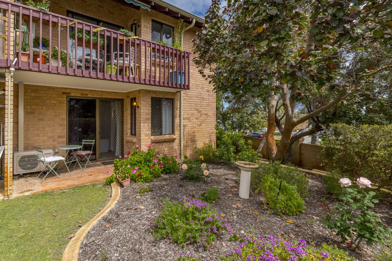 Delightful Apartment with Garden Views and easy Village Access