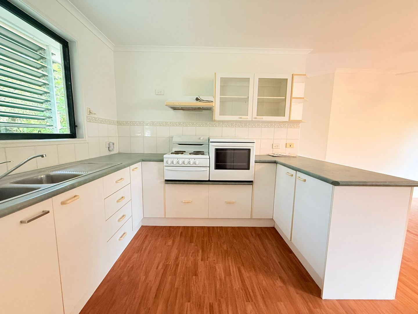 NEW Paint... New Carpets, Ready to move in! - Over 50's Lifestyle complex