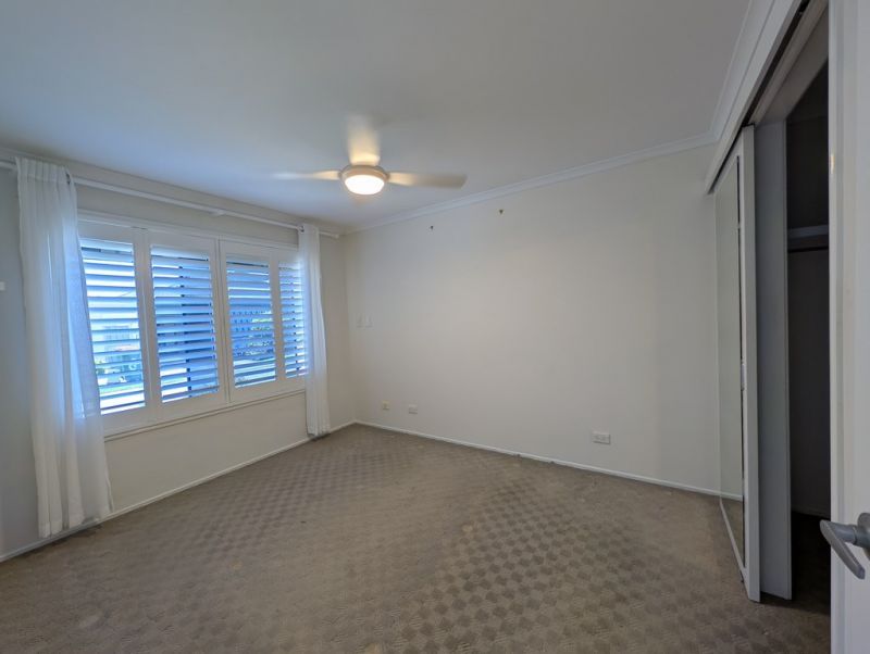 Relaxed Living in Regal Waters