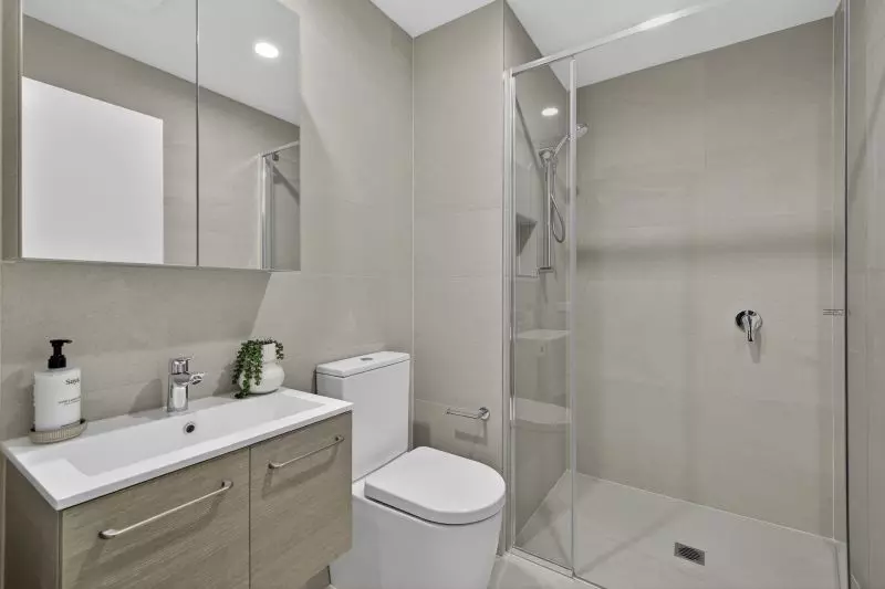 Coastal Apartment with Resort‑Style Amenities