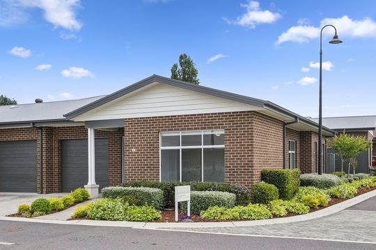 Corner Villa with North-Facing Garden and Fresh Updates