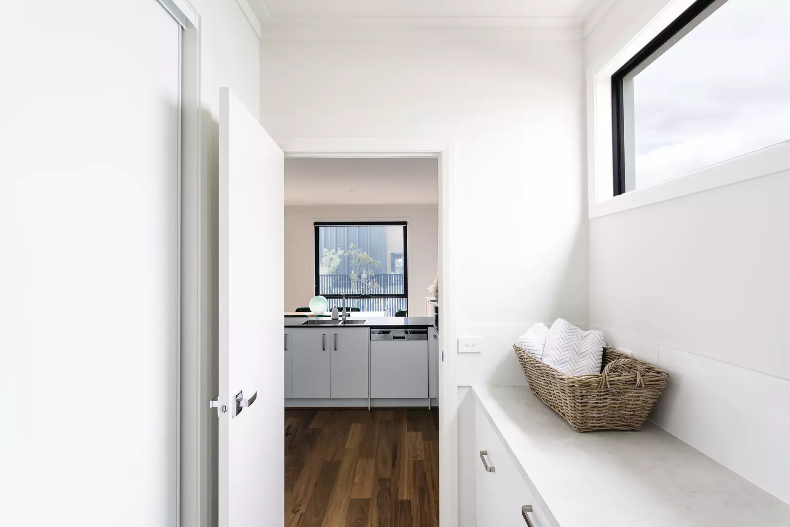 Contemporary Living, Simply Seamless – The Seattle SX