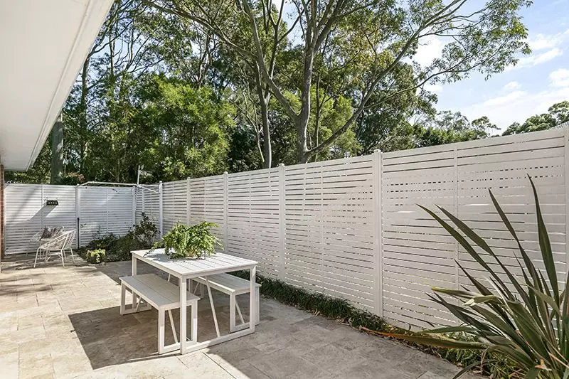 Rarely available newly renovated 2 bedroom, spacious, immaculately presented ground floor villa