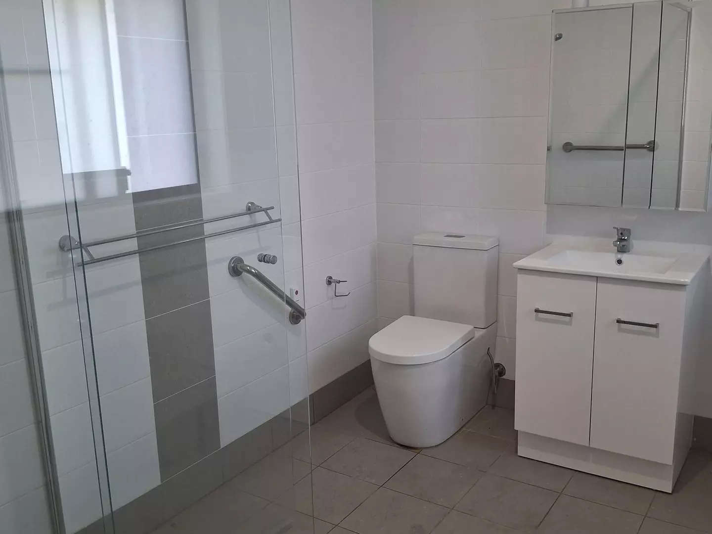 Spacious and Bright 2 Bedroom Room Home