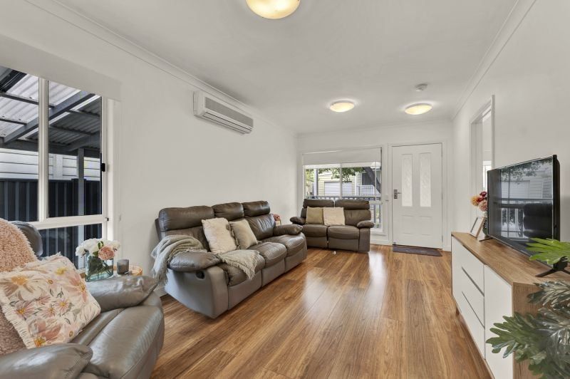 Lifestyle Communities Brookfield - Stunning refurbished home in a prime location
