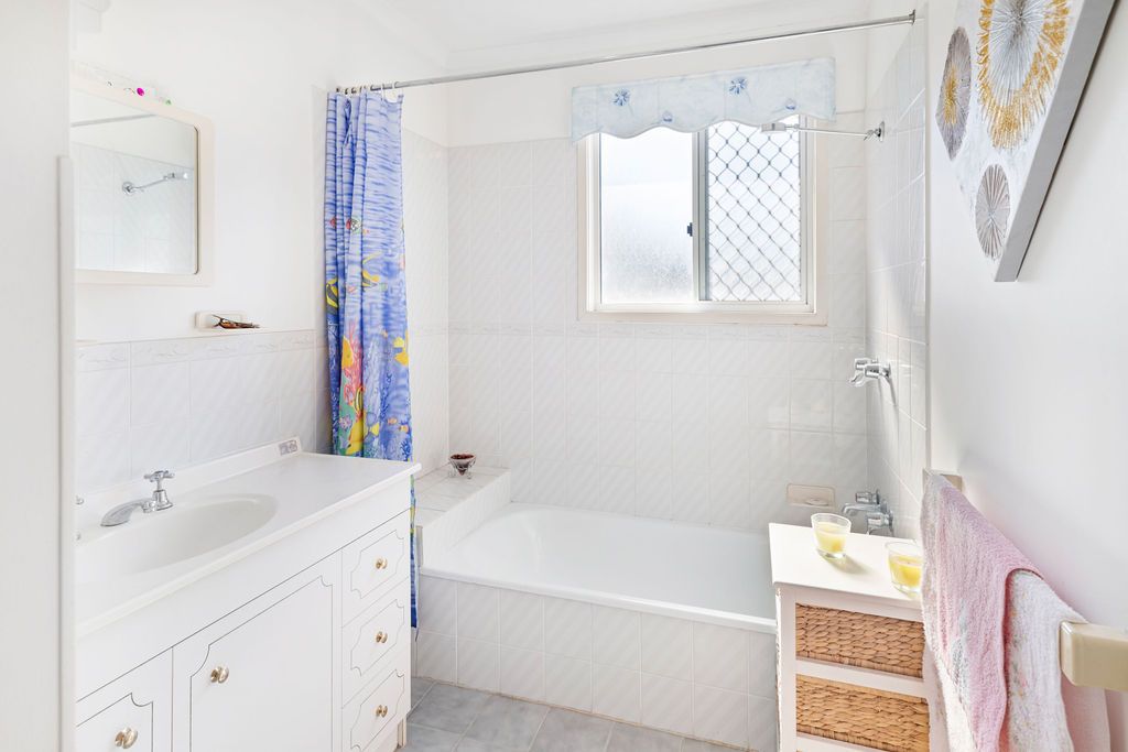 Neat as a pin 3 Bedroom, 2 bathroom in sought after Palm Lake Resort Bethania