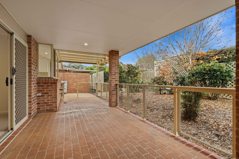 East facing enclose sunroom, perfect for the entertainer