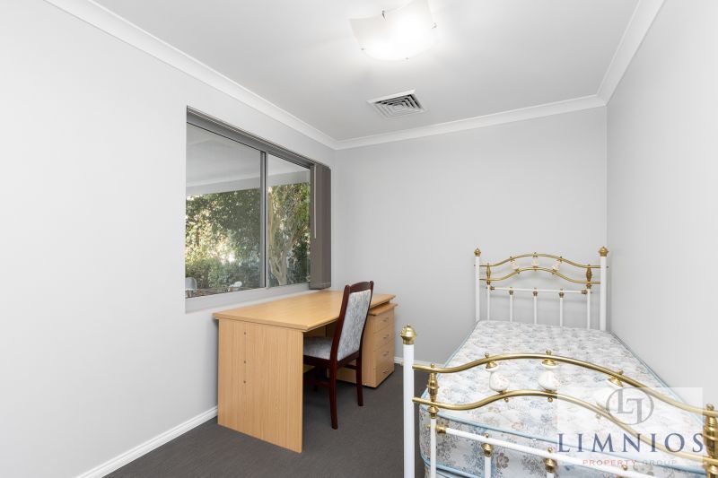 Street Front Stunner !