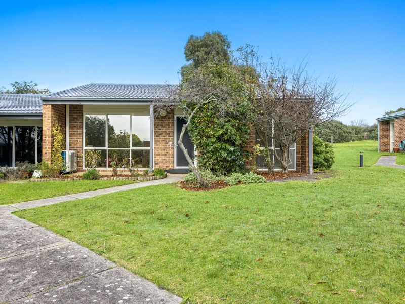 Beautifully Refurbished Villa Living