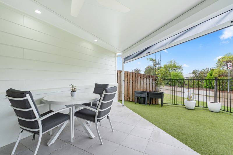 Uniquely Designed Home, Overlooking Waterway!
