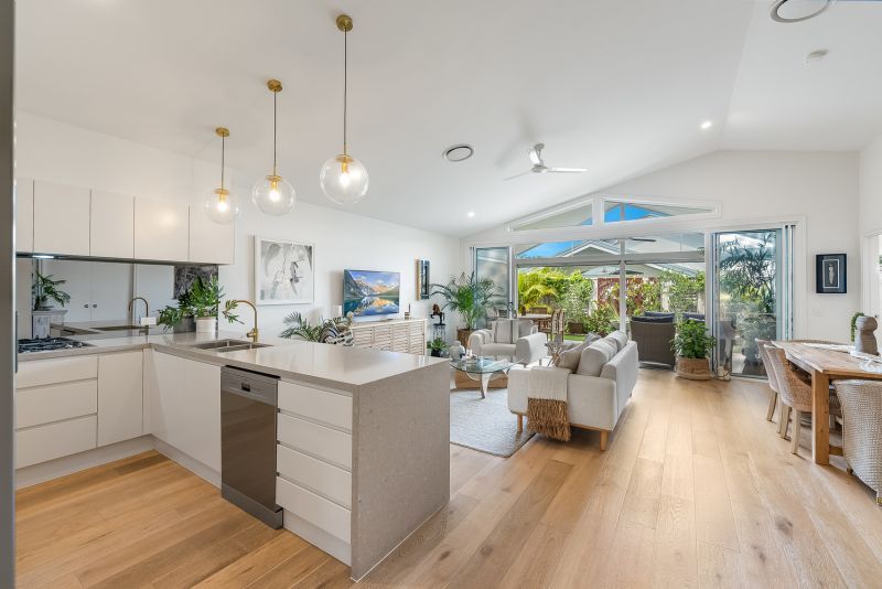 Luxurious Lifestyle Awaits - Immaculate Home in Prime Location!