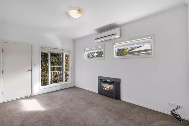 Spacious Modern Living - Peaceful Surrounds