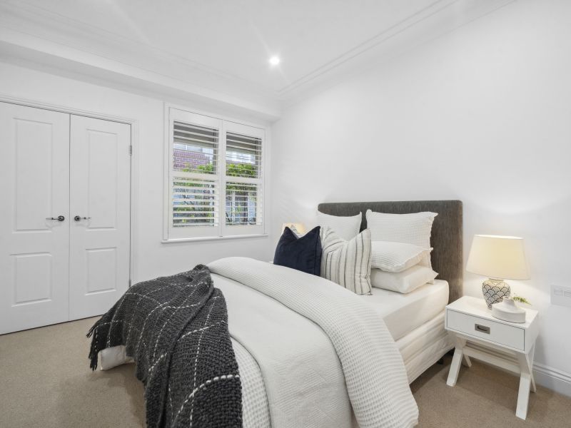 Light-filled two-bedroom residence