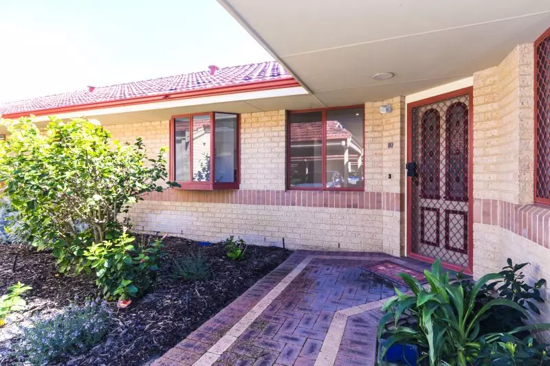 Large Ground Floor Villa Available!