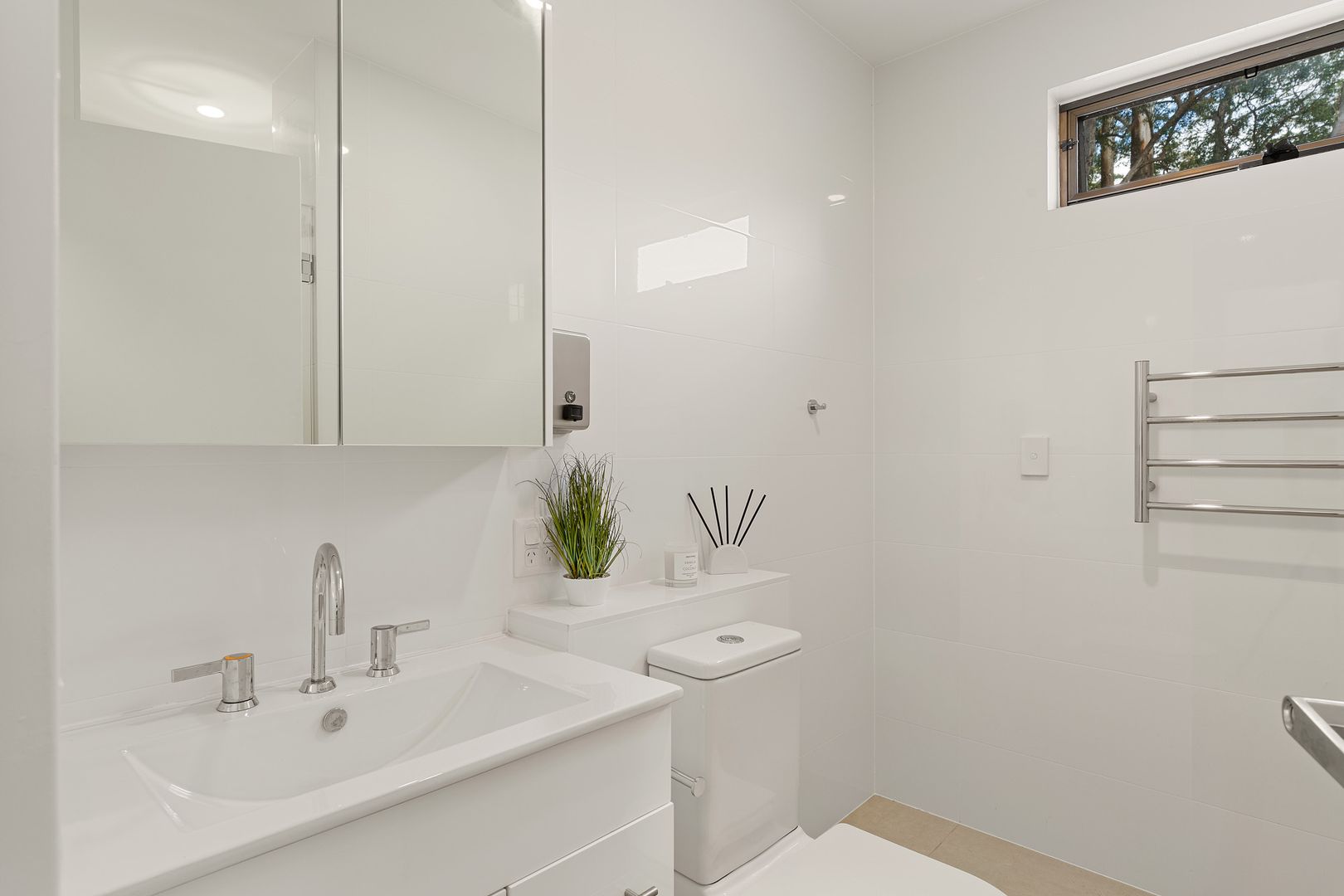 Well-Designed Apartment with Lovely Outlook - Unit 44
