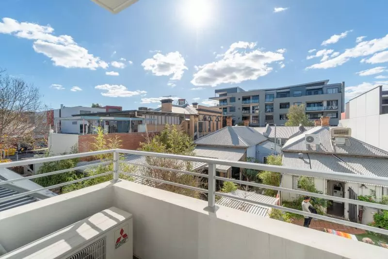 Contemporary Luxury Lifestyle!