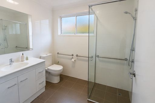 Beautifully Renovated 2 Bedroom