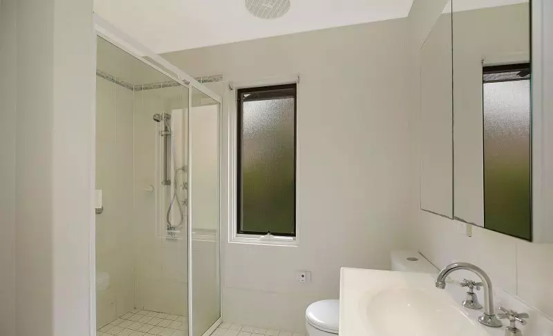 Bright and sunny ground floor unit