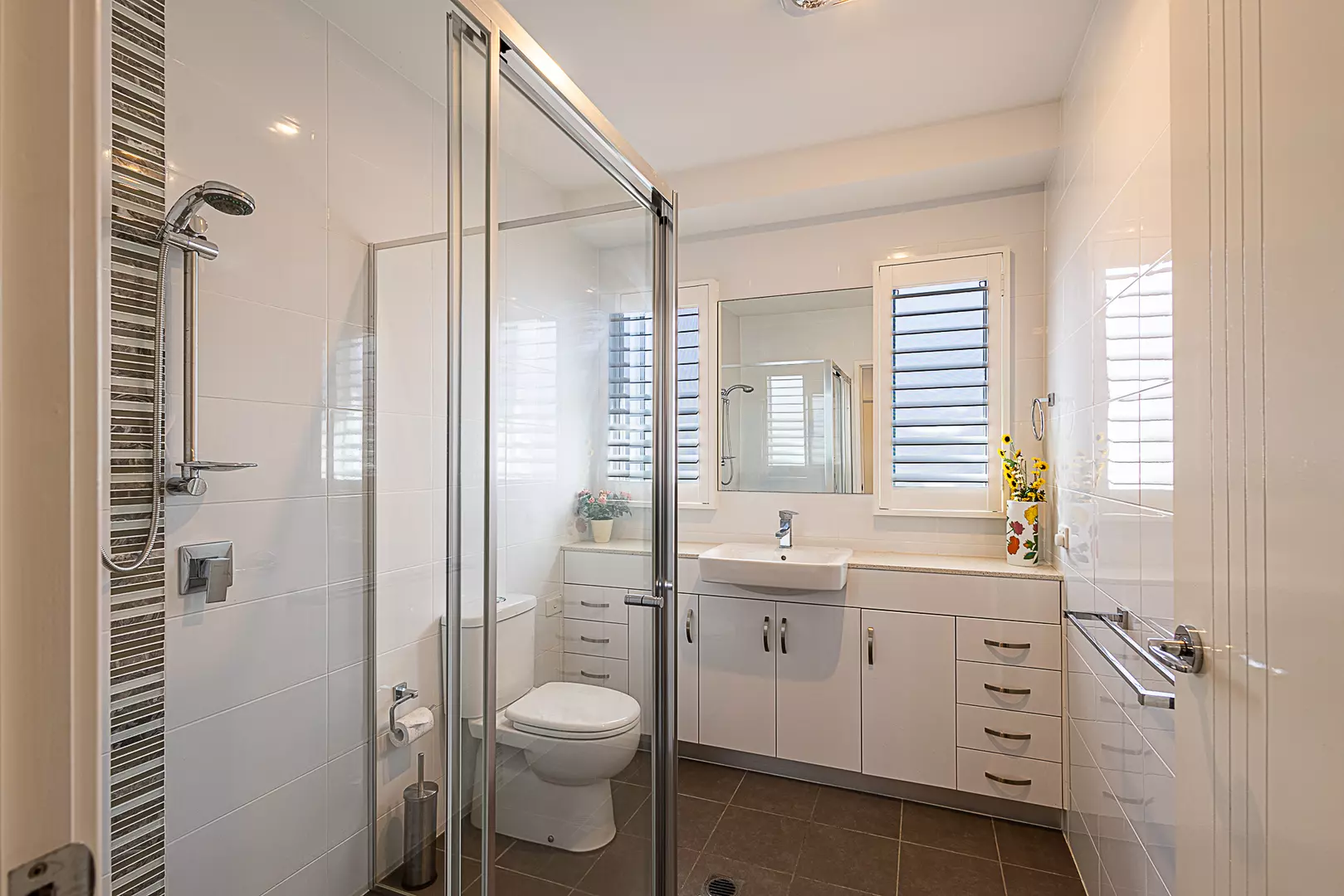 Palm Lake Resort Fern Bay - Beautifull home with a wow factor