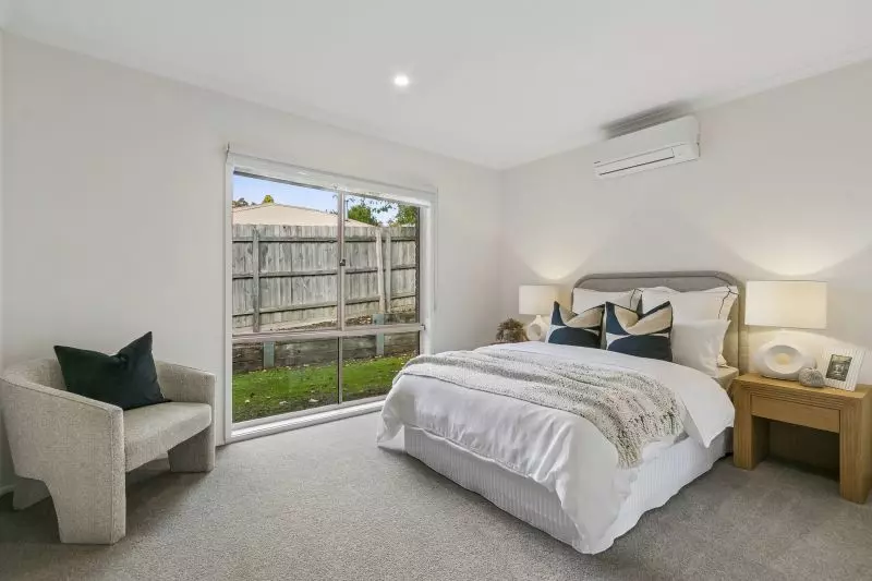 Beautifully refurbished 2-bed plus study villa