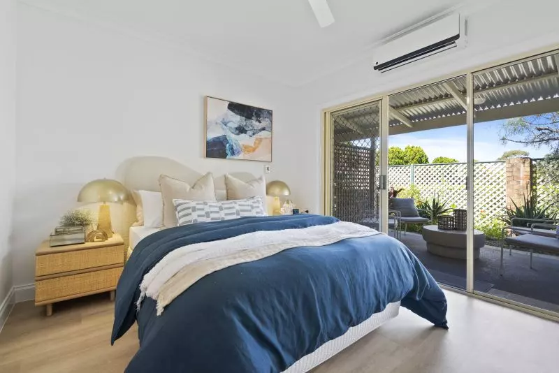 Open-plan one-bedroom apartment