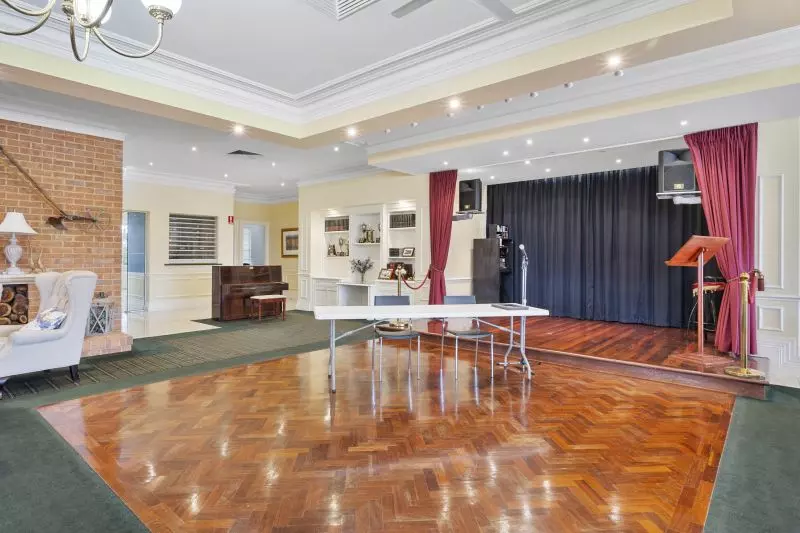 Two Bedroom Home Close To Clubhouse and Pool