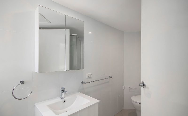 Spacious ground floor 2 bedroom unit