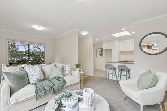 2 bed villa with private courtyard and modern kitchen