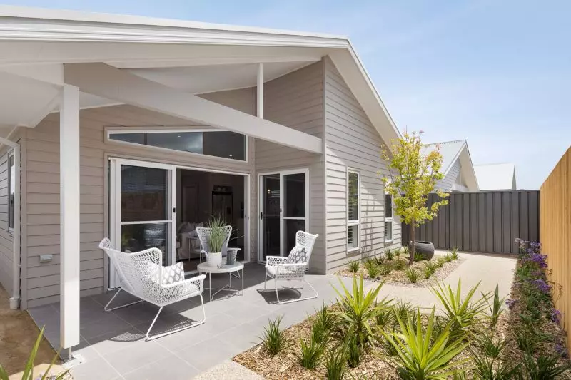 Write the next chapter of your story at Lakeside Lara & choose from our range of stunning home designs including the Gippsland.