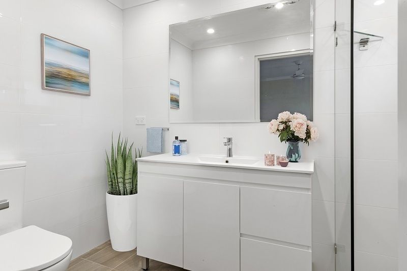 Fully renovated, bright and cheery one bedroom unit.