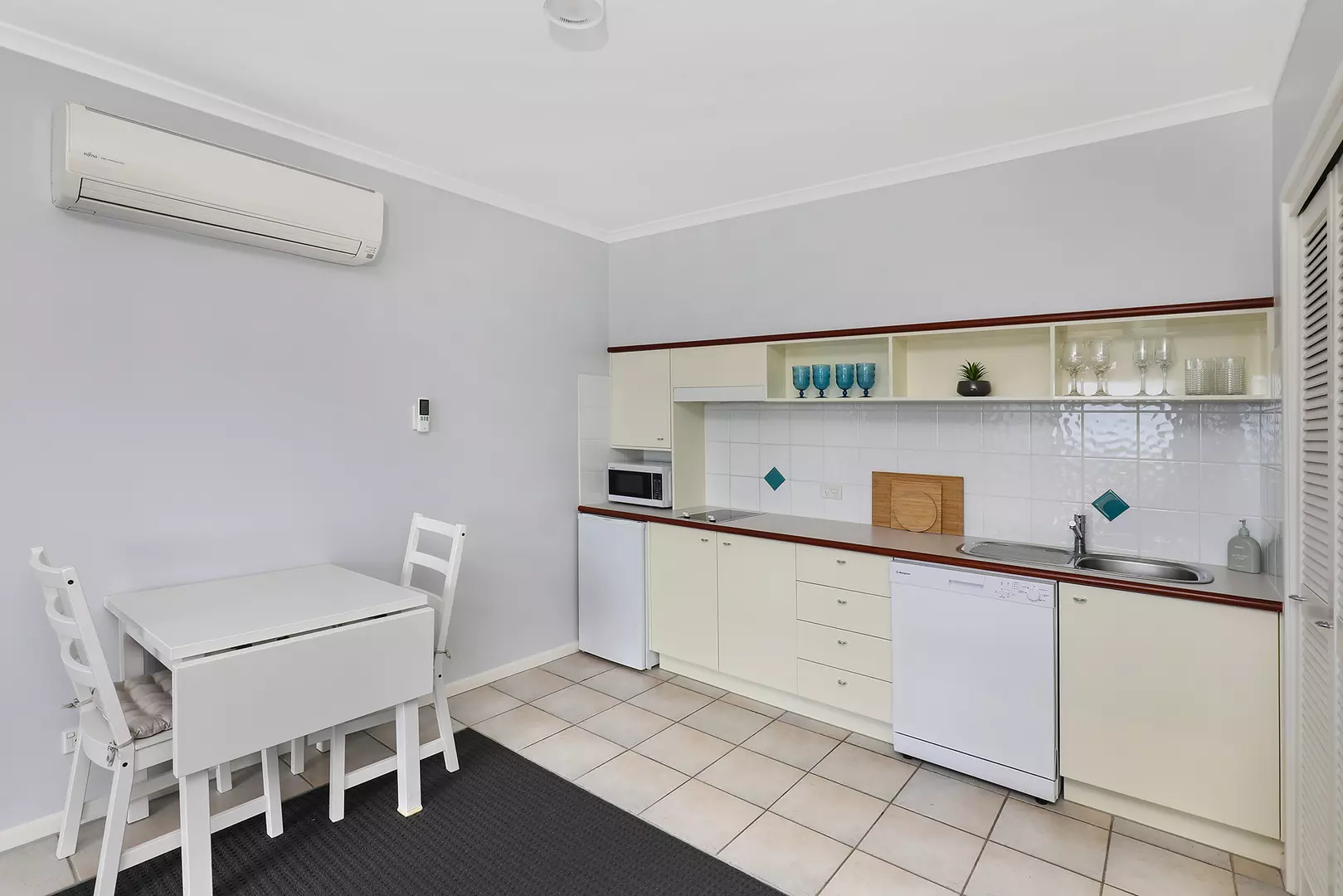 UNBEATABLE VALUE - Coolum Beach Living: Fully Furnished & Ready for You!