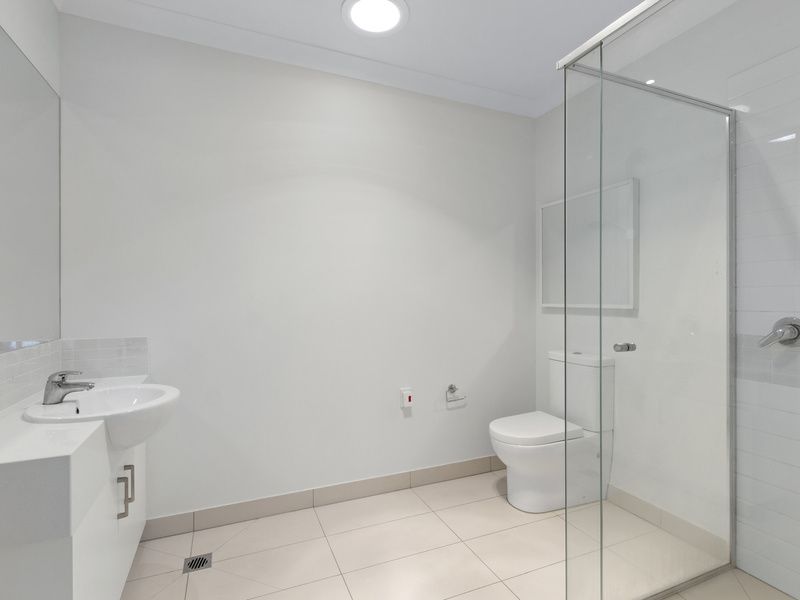 Stylish Villa with Private Alfresco Haven