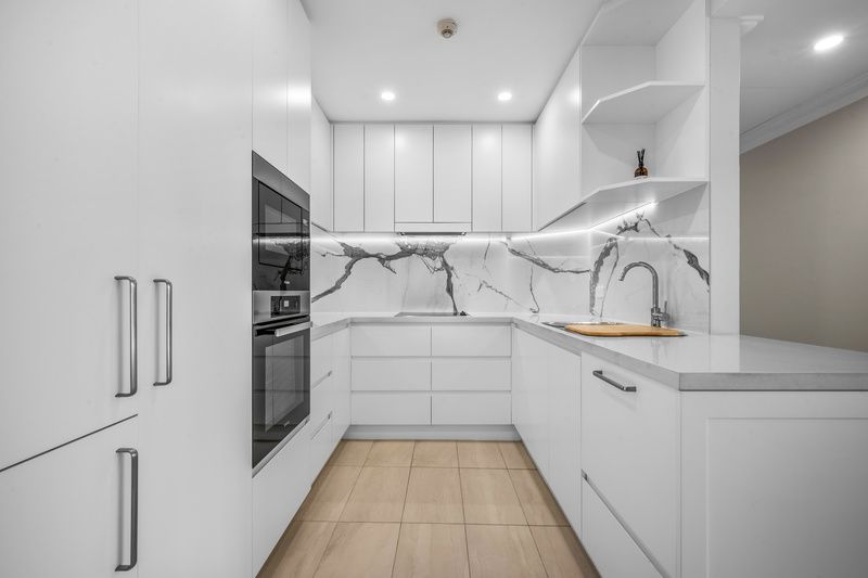 Elevated Apartment with Rushcutters Bay Views