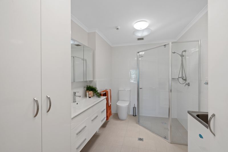 Top-level one-bedroom serviced apartment