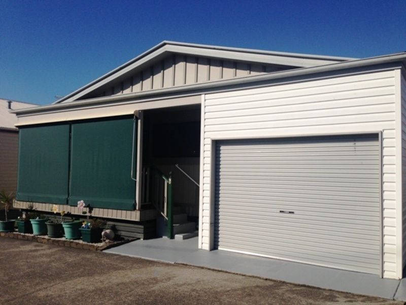 Owners moving overseas! Your gain! Make an Offer!!