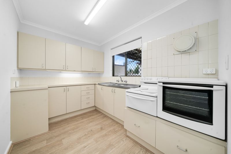 UNDER OFFER Light Filled, Well Presented Unit