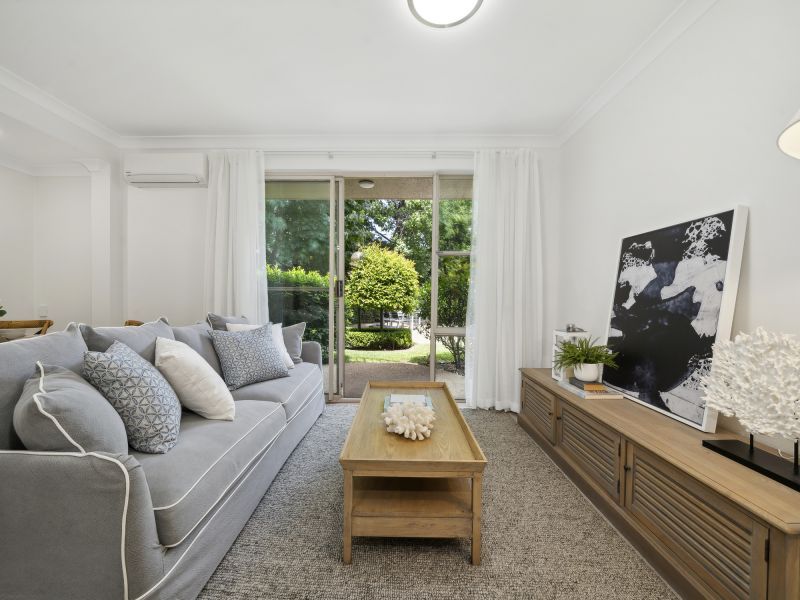 Light & bright one-bedroom apartment with services