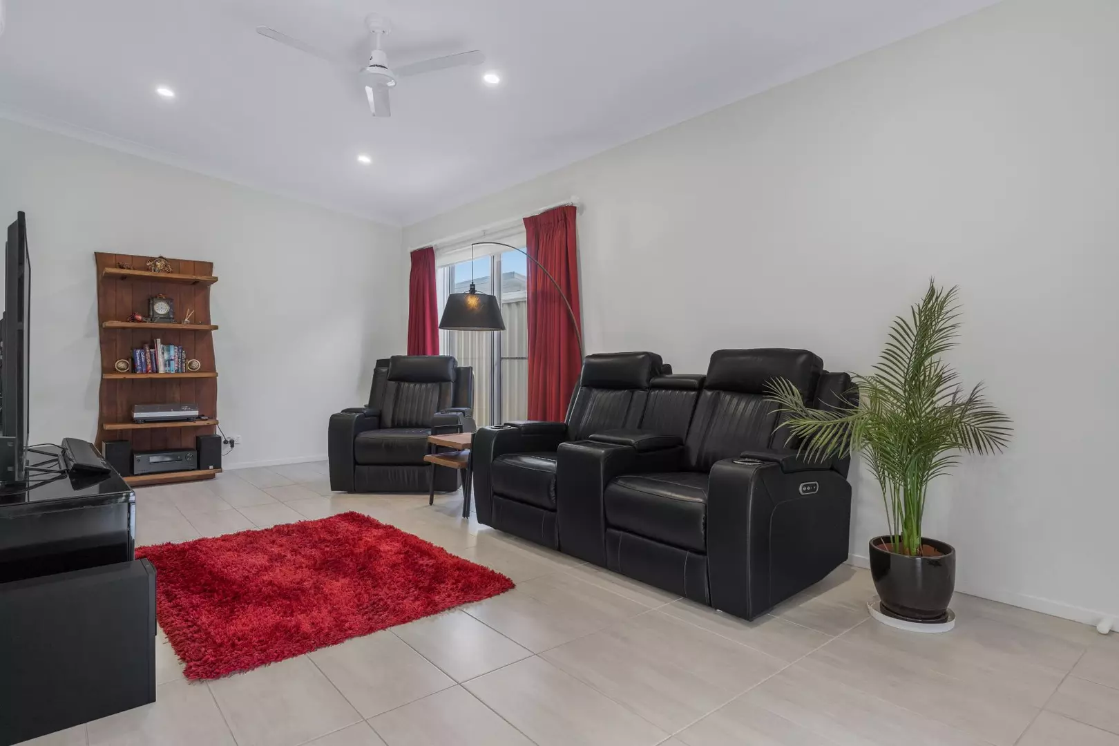 HOME 48 PALM LAKE RESORT TRUGANINA